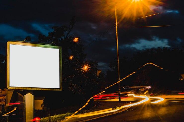 Estratégias de marketing criativas para aproveitar ao máximo os painéis front light